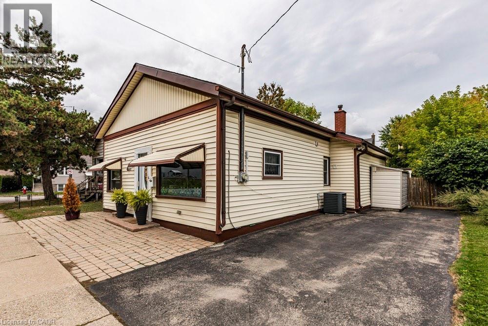 4671 Ferguson St, Niagara Falls, ON L2E 2Z3