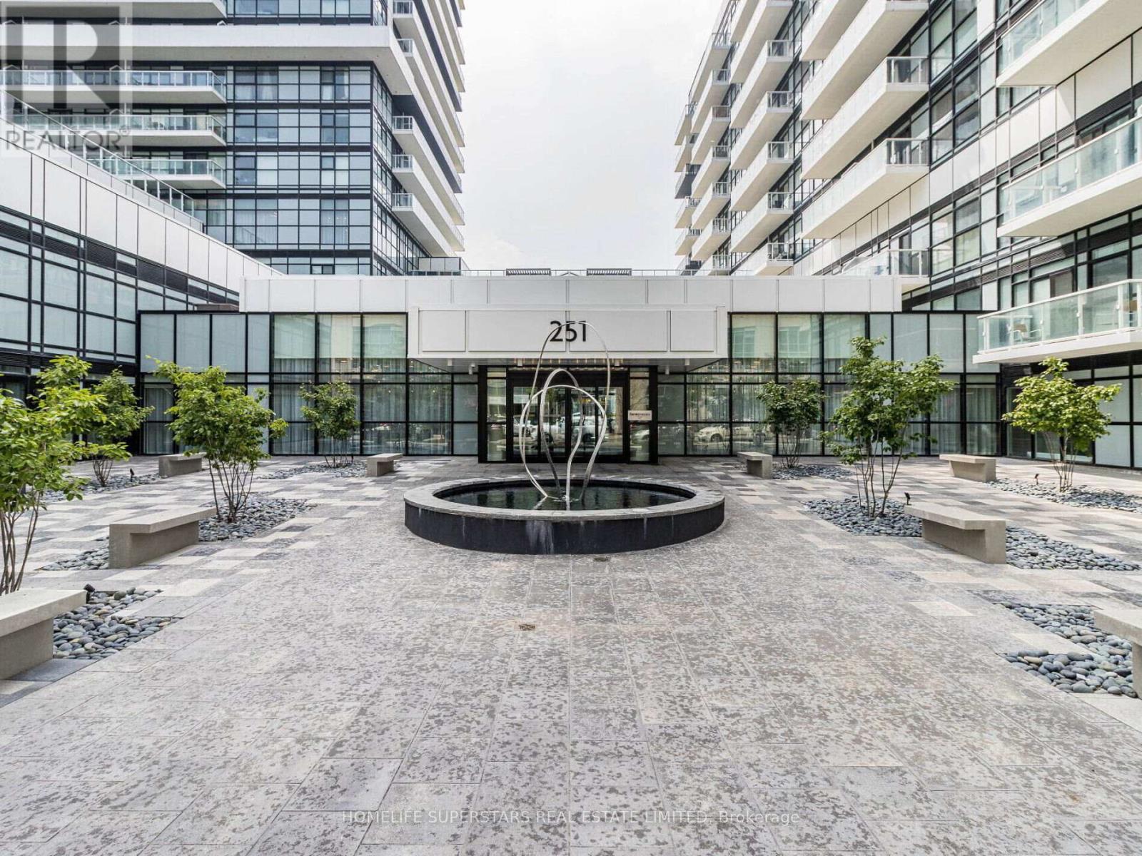 1810 251 Manitoba St, Toronto, ON M8Y 0C7