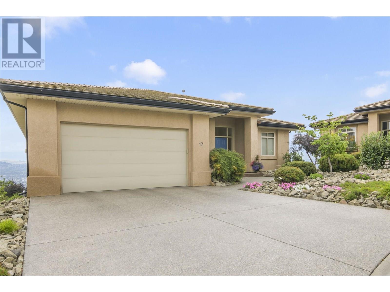 2213 Waddington Court Unit 17, Kelowna, BC V1V 2M8