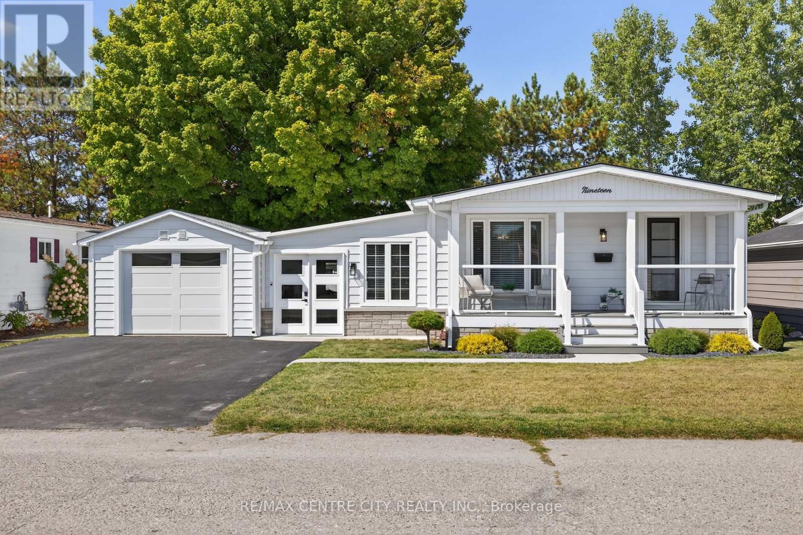 19 Miller St, Strathroy-Caradoc, ON N7G 1A5