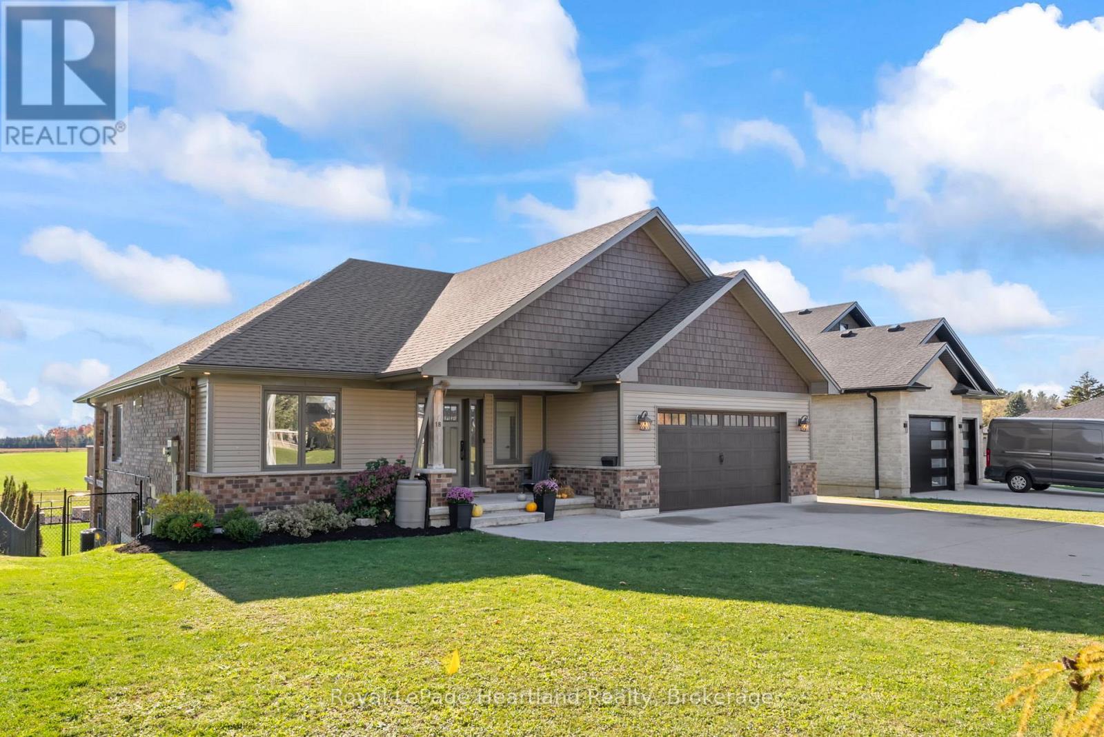 18 Minto St S, Minto, ON N0G 1M0