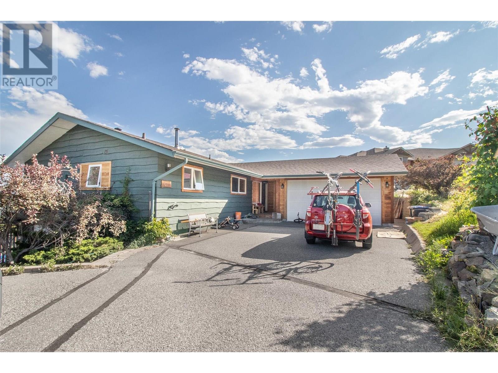 2741 Sugosa Pl, West Kelowna, BC V4T 2X3