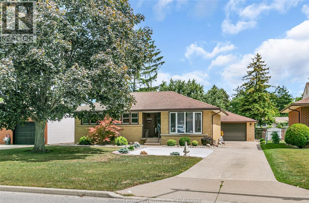 4132 Mount Royal, Windsor, ON N9G 2C2