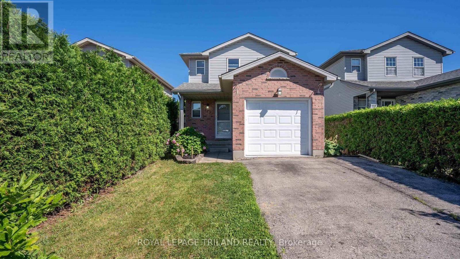 223 Simpson Cres, London, ON N5V 5E1