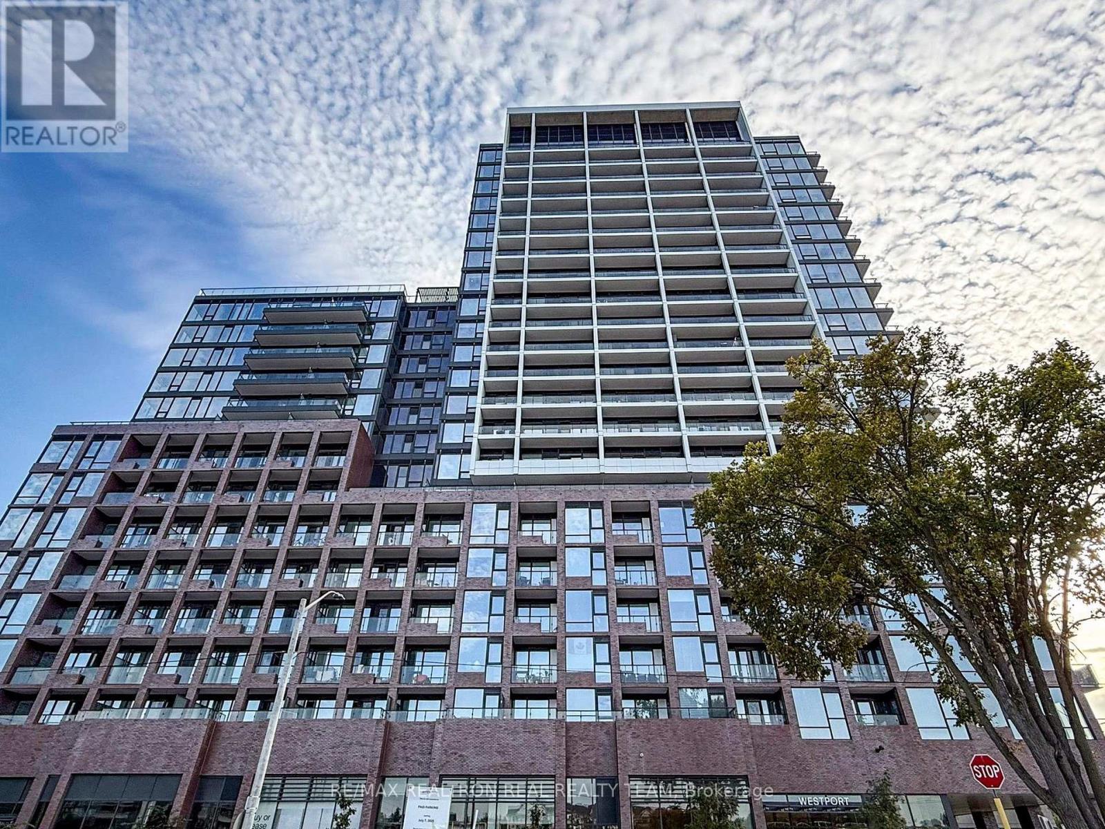 28 Ann St #712 St, Mississauga Port Credit, ON L5G 3G1