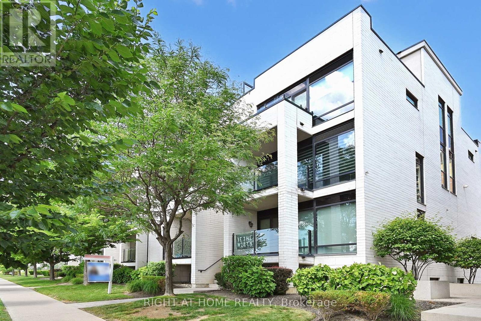 710 138 Widdicombe Hill Blvd, Toronto, ON M9R 0A9