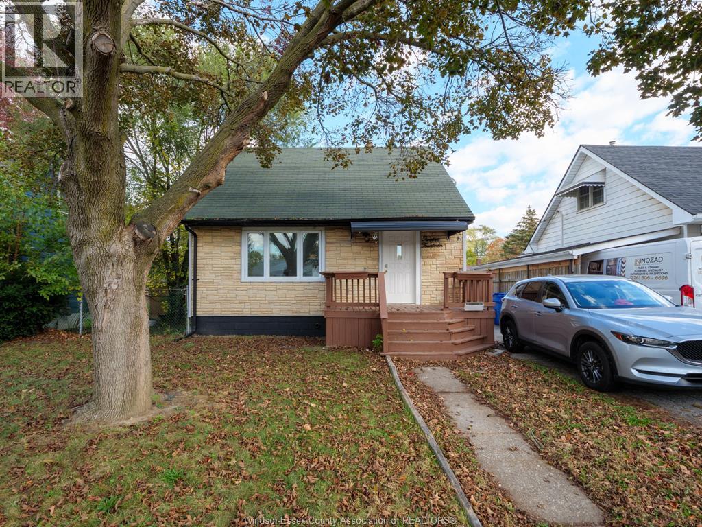 1214 Rankin Ave, Windsor, ON N9B 2S5