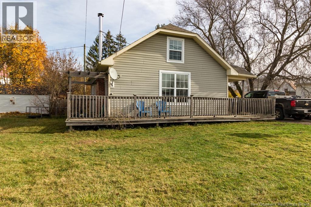 28 Bridge St, Apohaqui, NB E5P 3M5