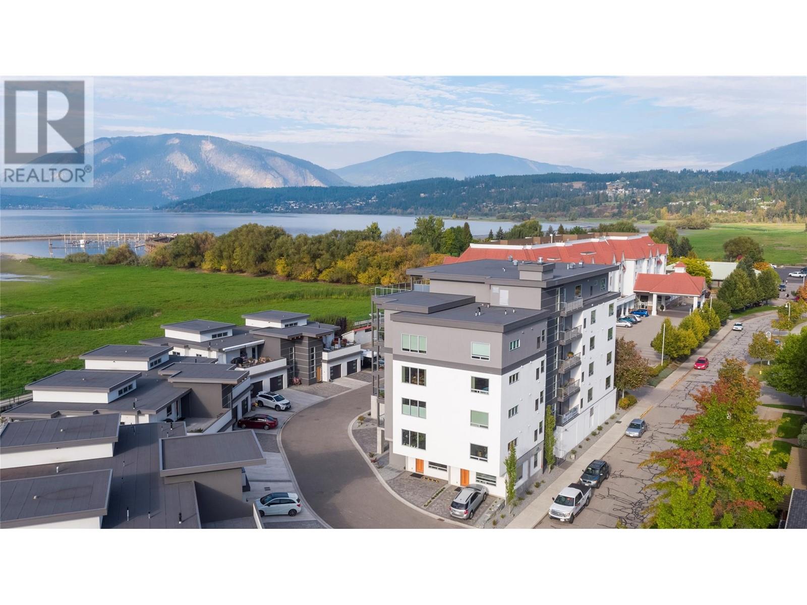 131 Harbourfront Drive Ne Unit 202, Salmon Arm, BC V1E 0G4