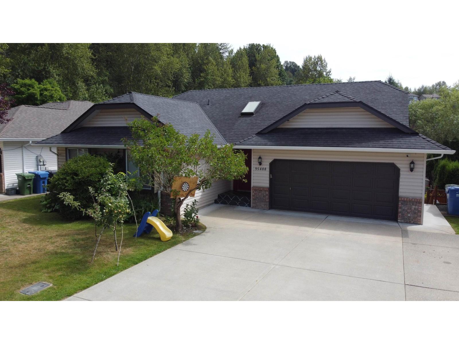 35488 Lethbridge Dr, Abbotsford, BC V3G 1J4