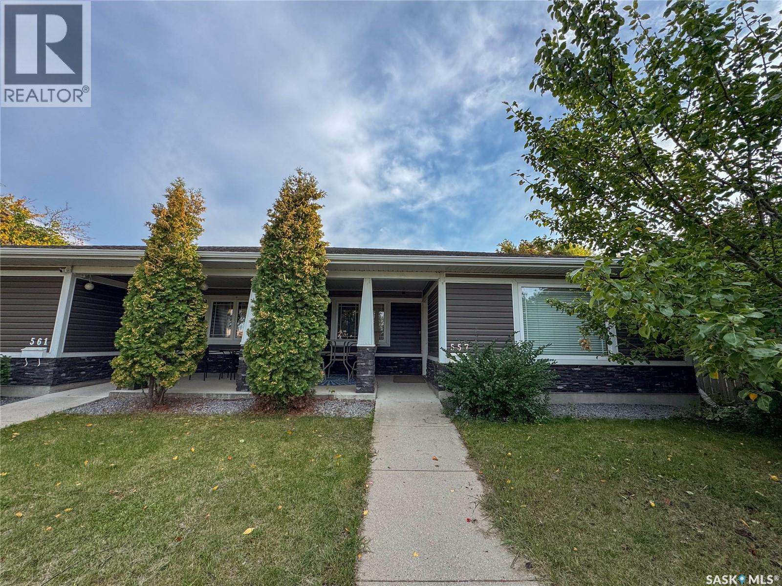 557 9 Street East, Prince Albert, SK S6V 0Y4