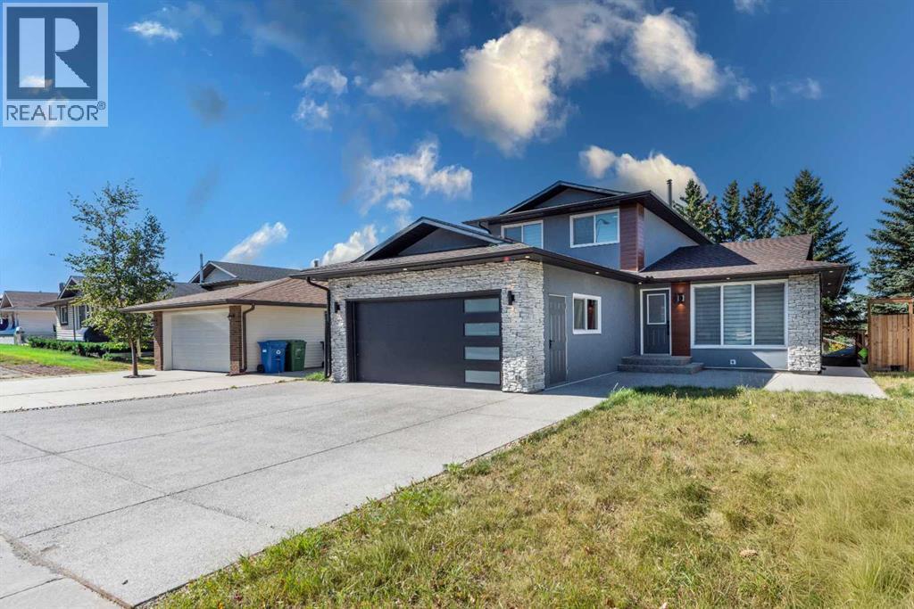 39 Whitlock Close NE, Calgary, AB T1y 4X2