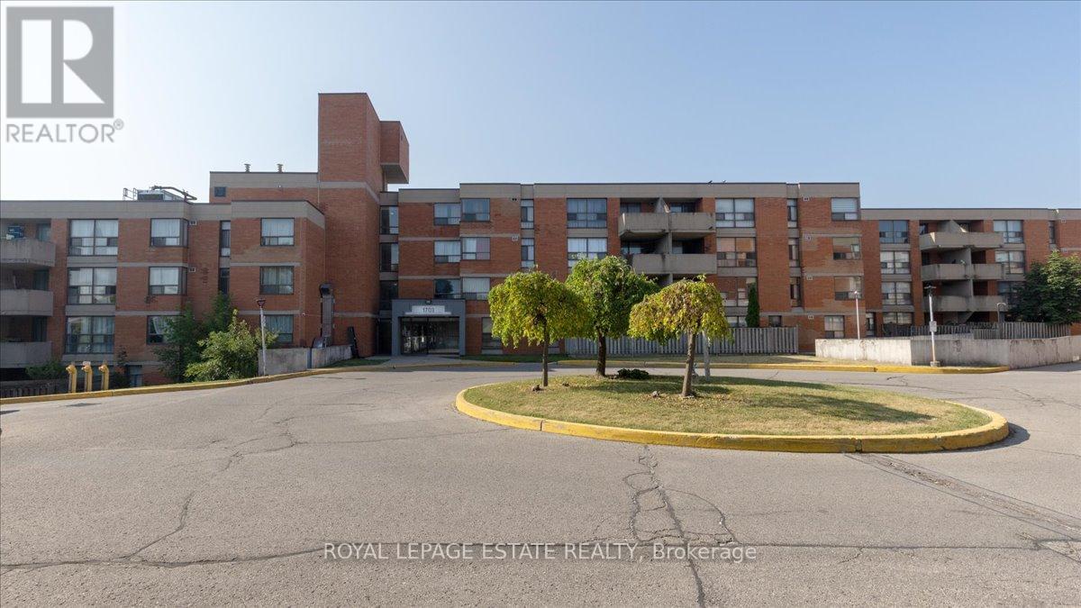 1703 Mccowan Rd P3 Rd, Toronto, ON M1S 4L1