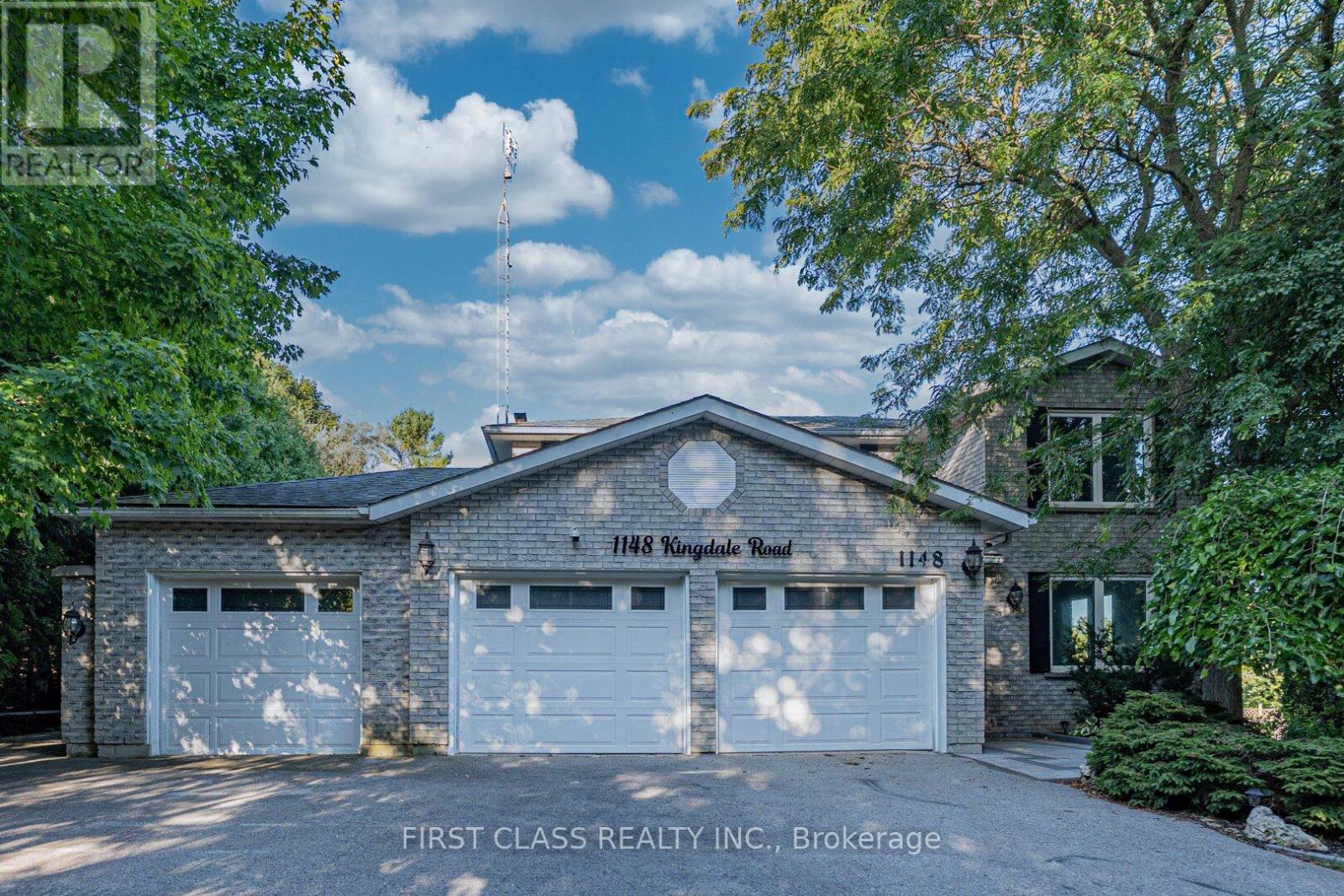 1148 Kingdale Rd, Newmarket, ON L3Y 4W1