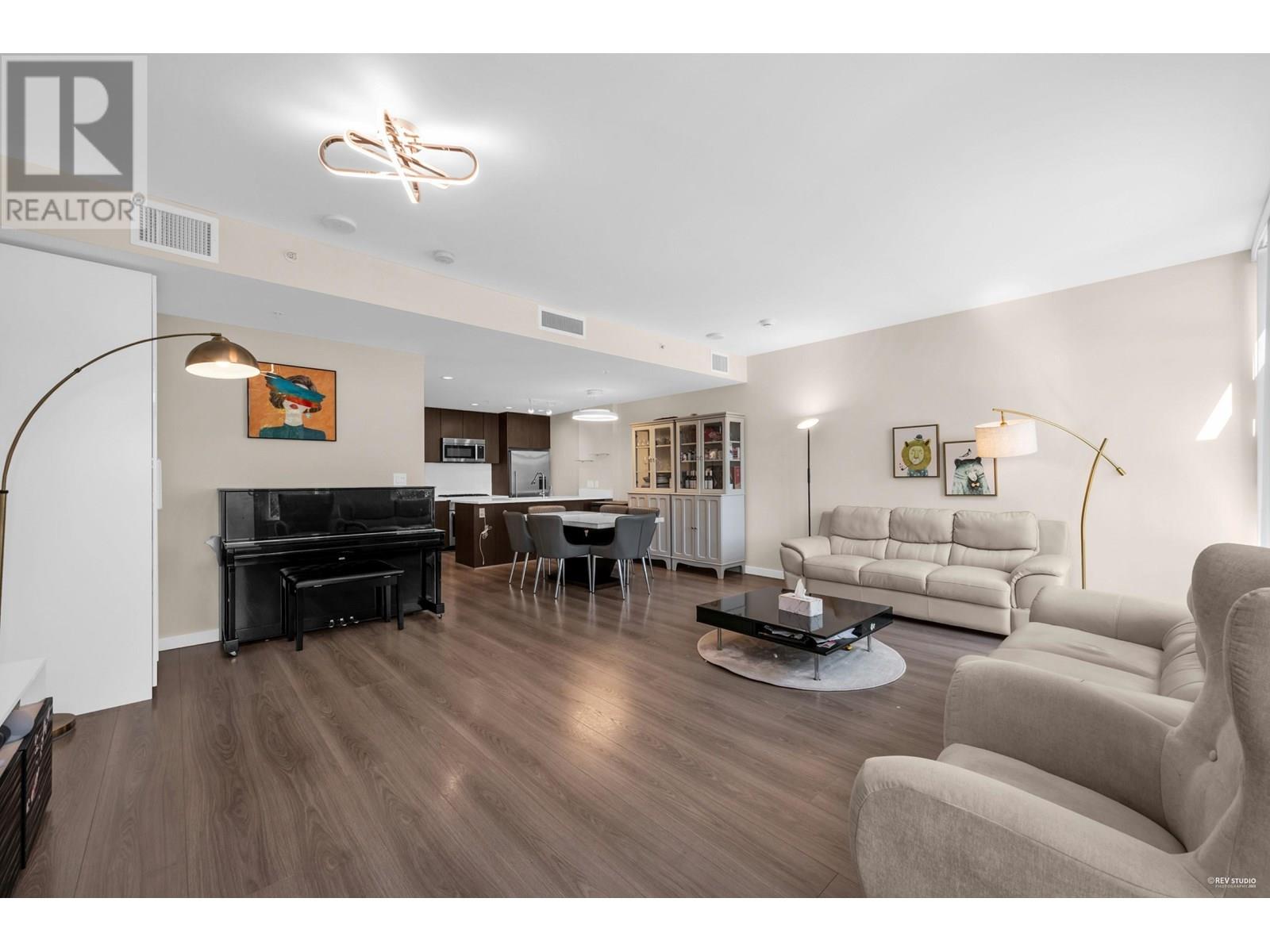 Th16 8677 Capstan Way, Richmond, BC V6X 0N6
