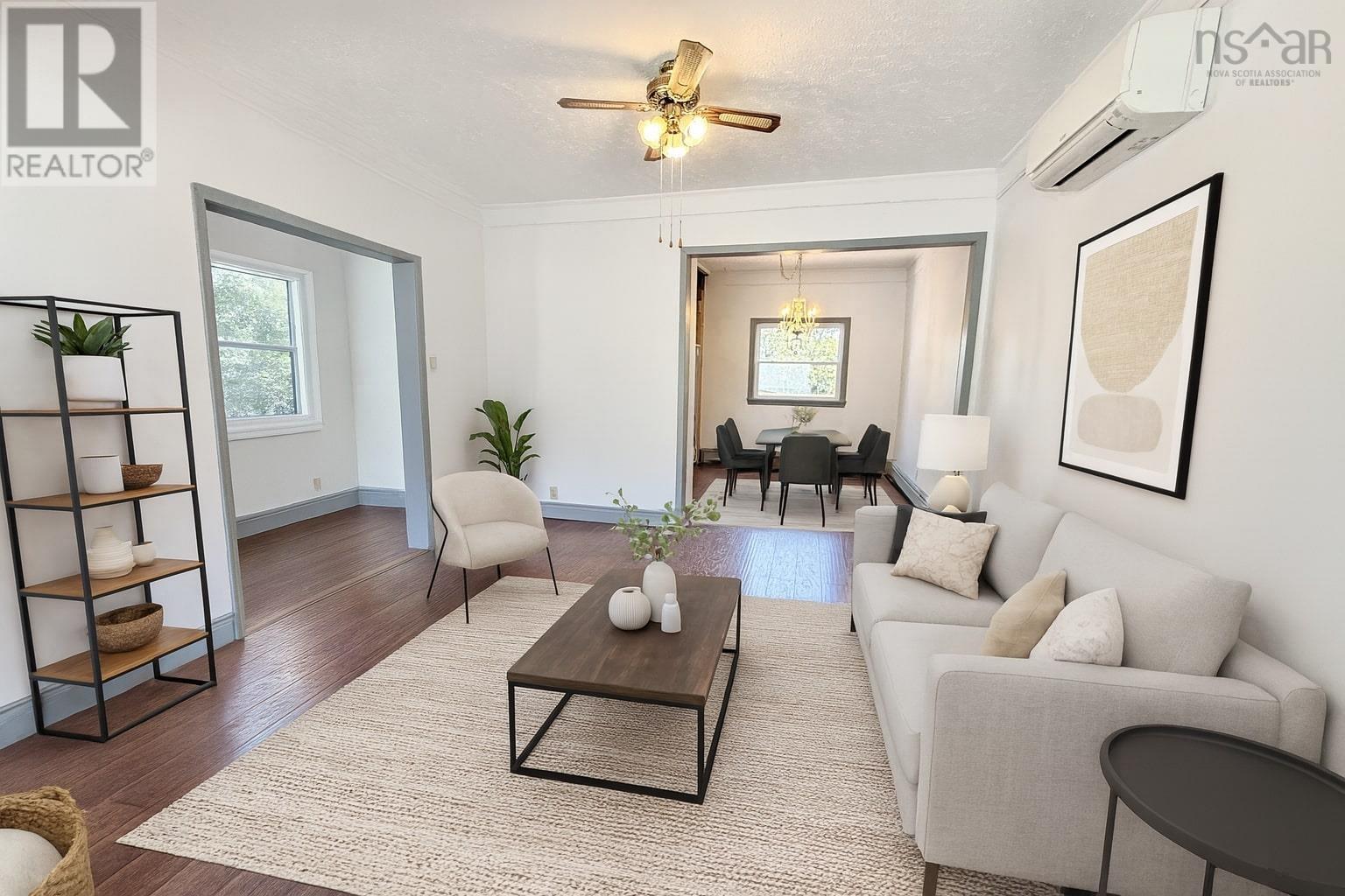 22 Rodney Rd, Dartmouth, NS B2Y 3V5