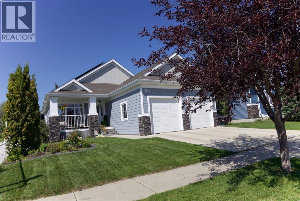 7102 Cobb St, Lacombe, AB T4L 1Z3