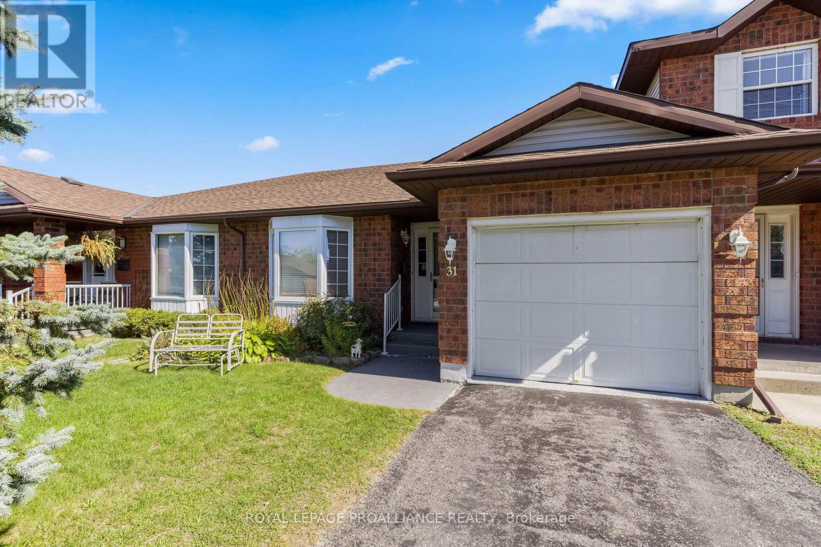 31 Wilmot Young Pl, Brockville, ON K6V 7H5