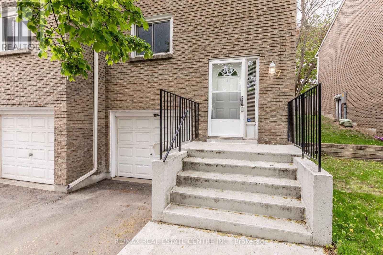 7 121 Morgan Ave, Kitchener, ON N2A 2M4