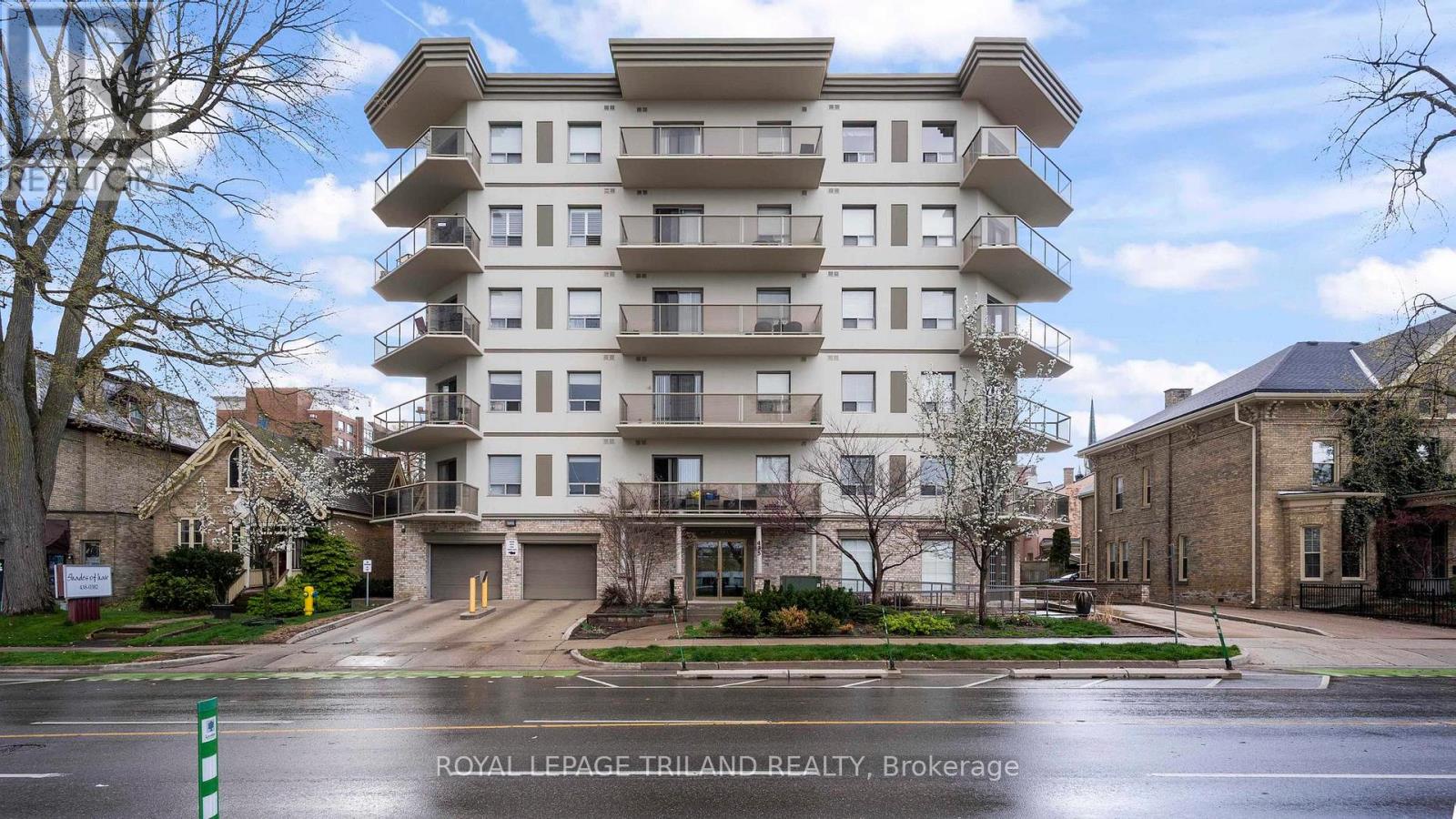203 435 Colborne St, London, ON N6B 2T2