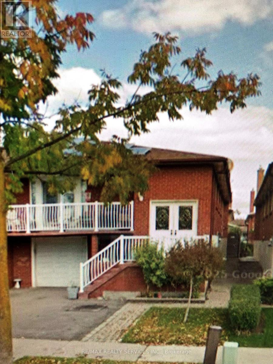 17 Fallway Rd, Brampton, ON L6V 3H1