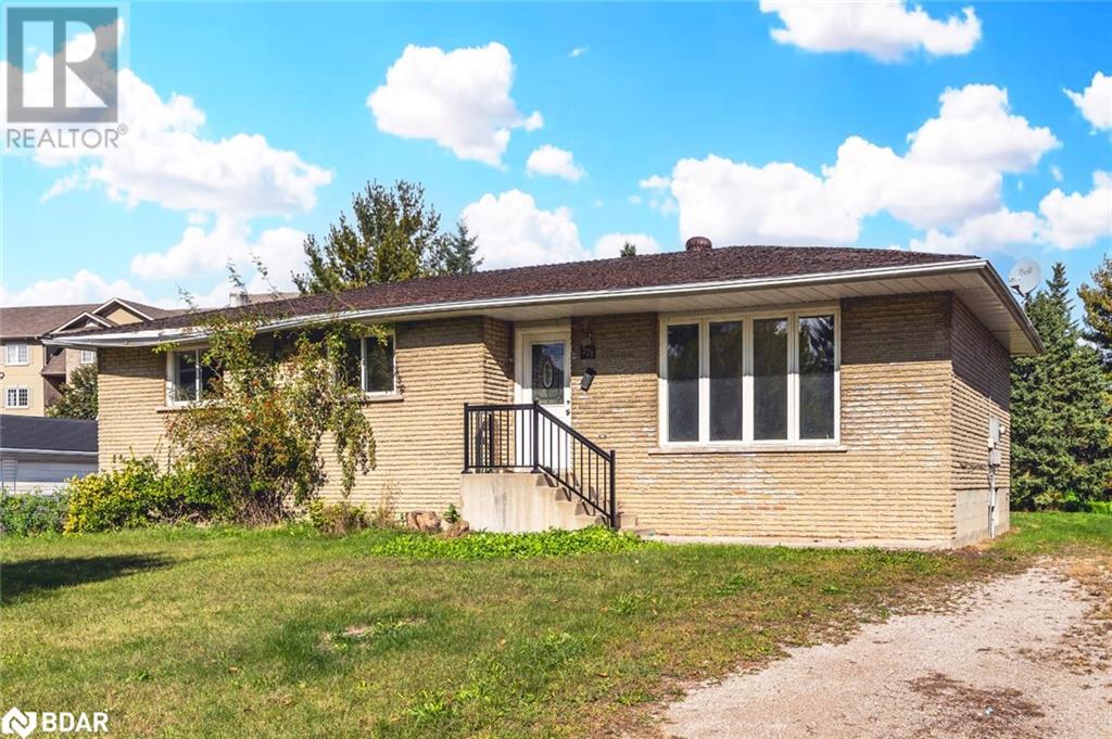 221 Phillips St, Barrie, ON L4N 3V2