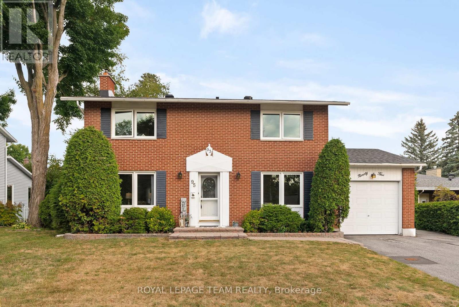 95 Coburn Ave, Ottawa, ON K2L 1G4