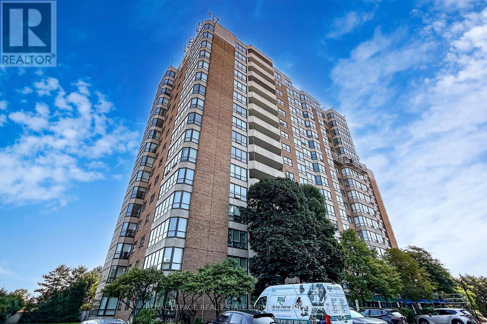 1201 7601 Bathurst St, Vaughan, ON L4J 4H5