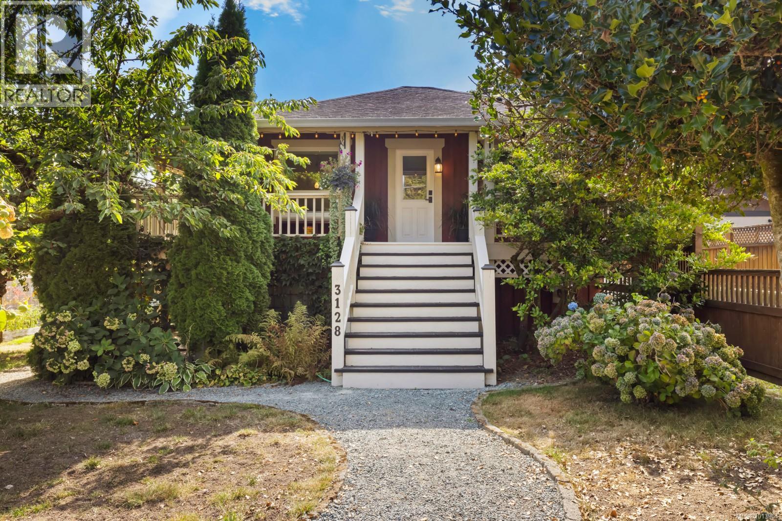 3128 Maxwell St, North Cowichan, BC V0R 1K2