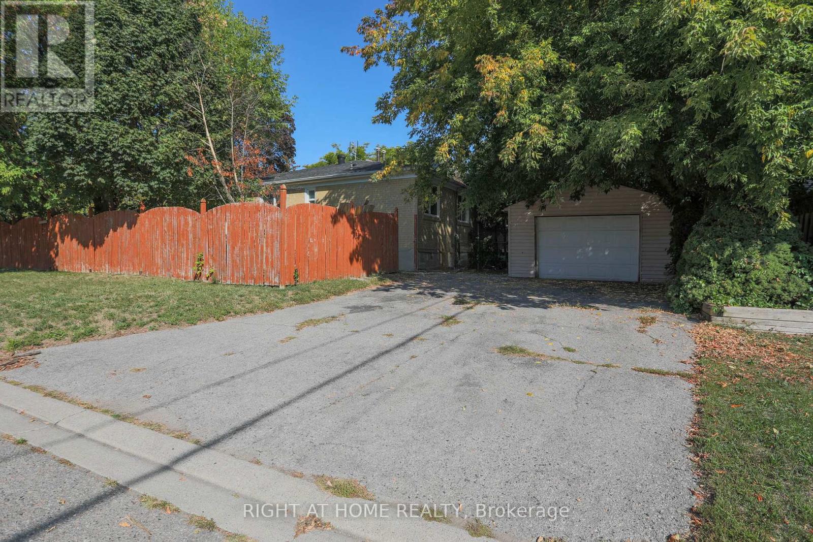 303 Blue Grass Blvd, Richmond Hill, ON L4C 3H3