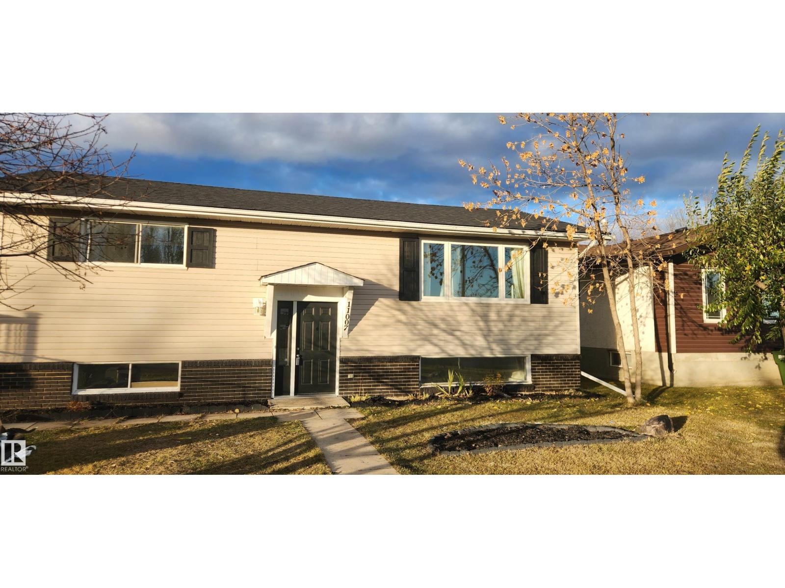 105 St Unit 11007, Westlock, AB T7P 1E8
