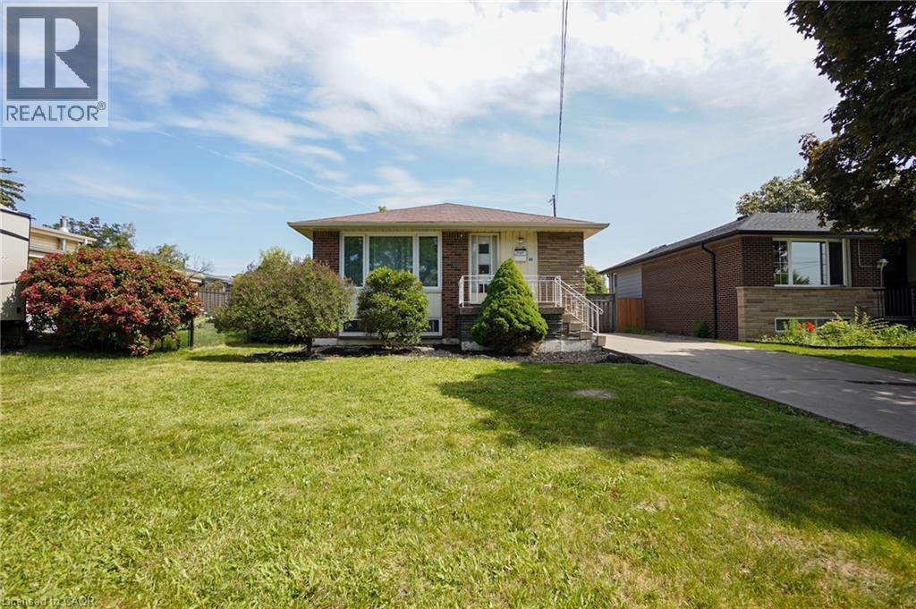 29 Cameo Ave, Hamilton, ON L8V 2H2