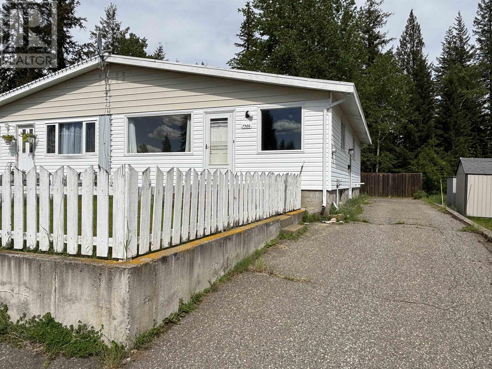 7586 Loyola Pl, Prince George, BC V2N 3J4