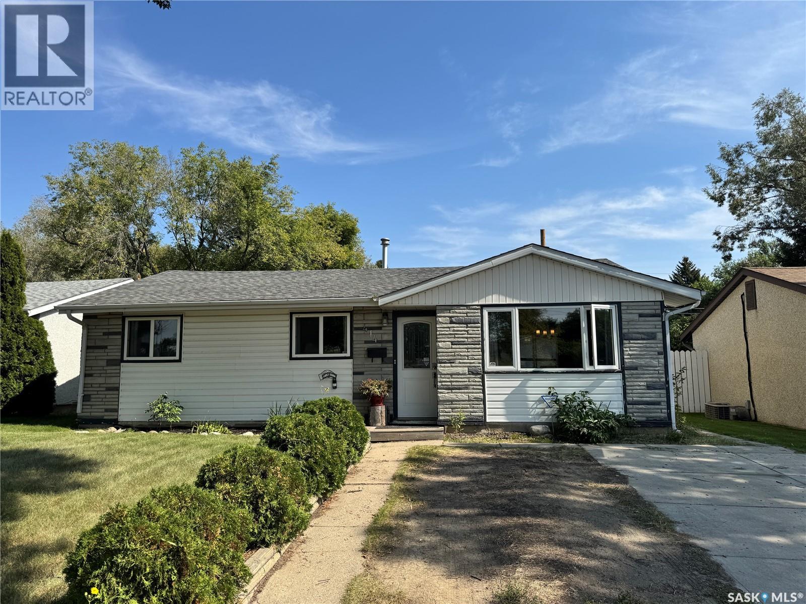 414 Witney Ave N, Saskatoon, SK S7L 3M7