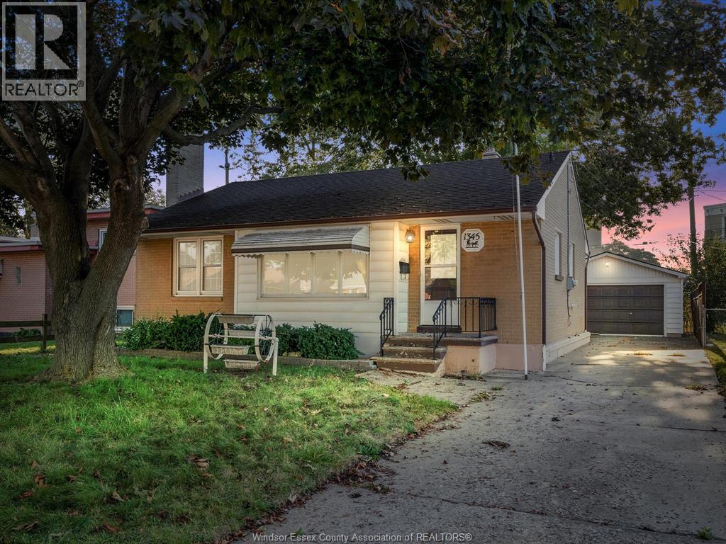 1345 Marlborough Blvd, Windsor, ON N9C 1Y8