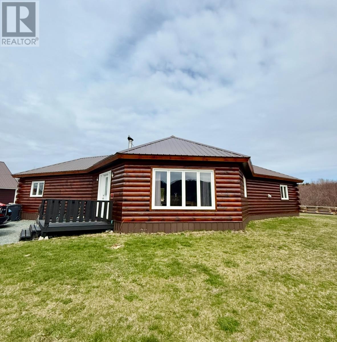 3 Stadium Rd #a, La Scie, NL A0K 3M0