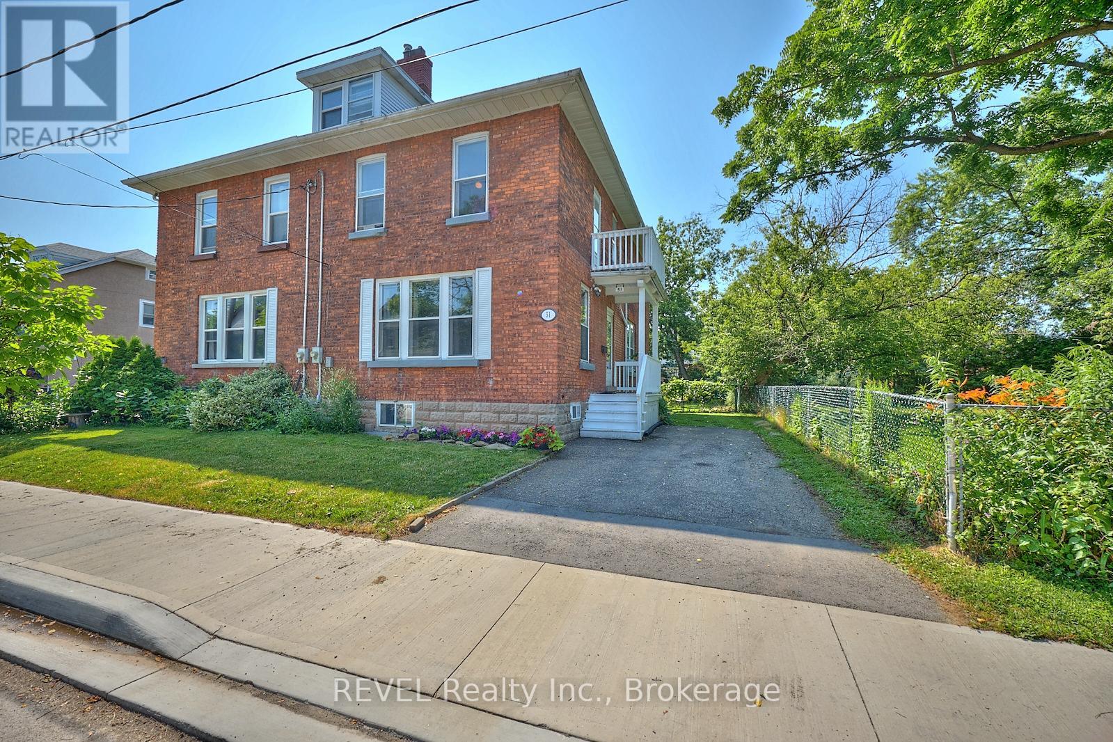 51 Grove St, Welland, ON L3B 4B3