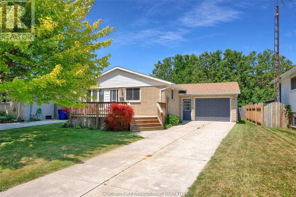 63 Aberdeen St, Chatham, ON N7L 1Y3