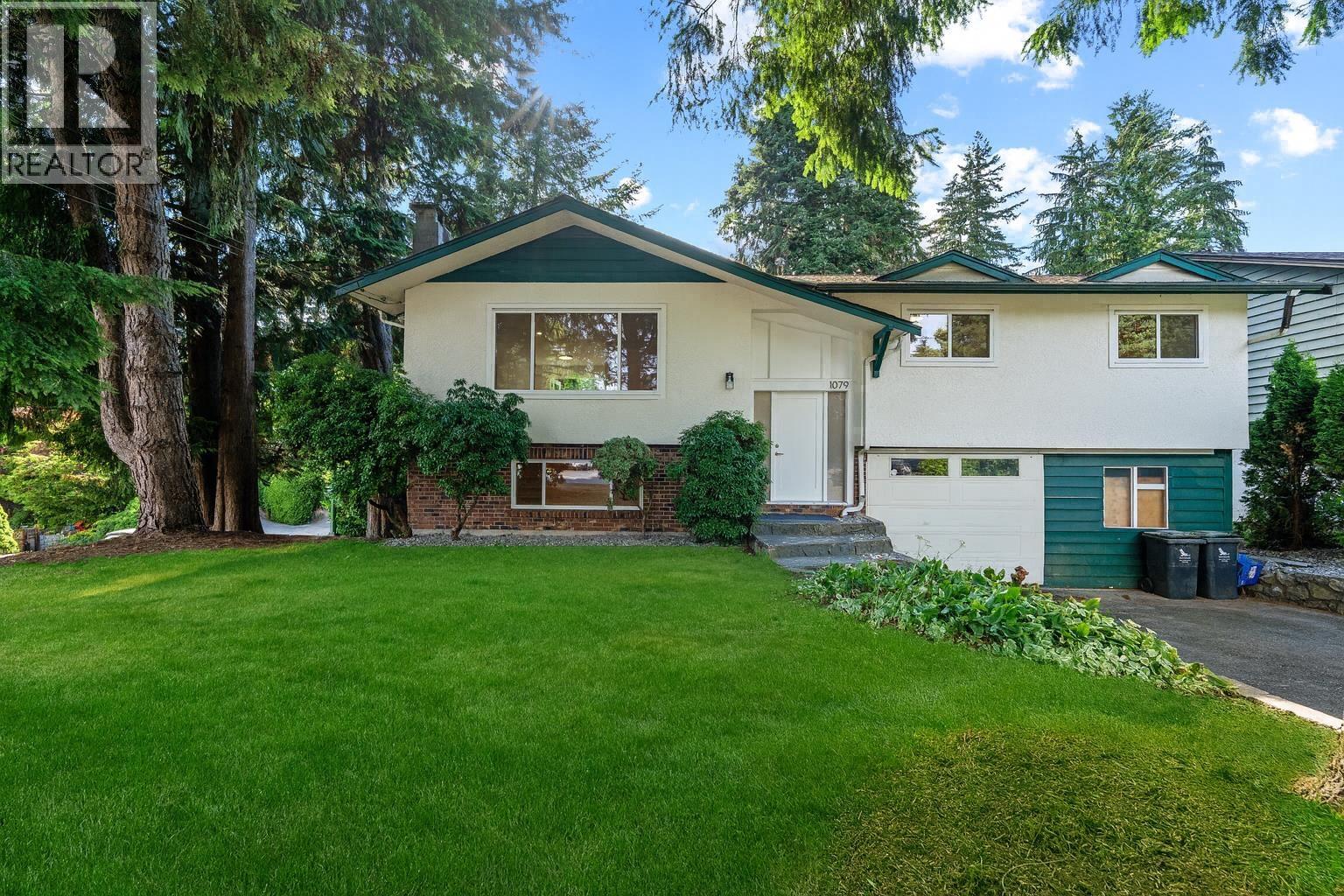 1079 Lytton St, North Vancouver, BC V7H 2A7