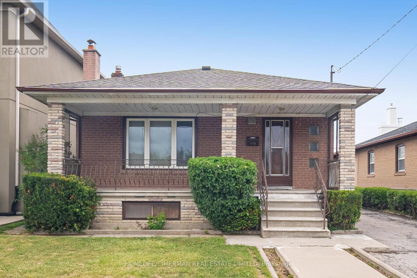 44 Plewes Rd, Toronto Downsview-roding-cfb, ON M3K 1K5