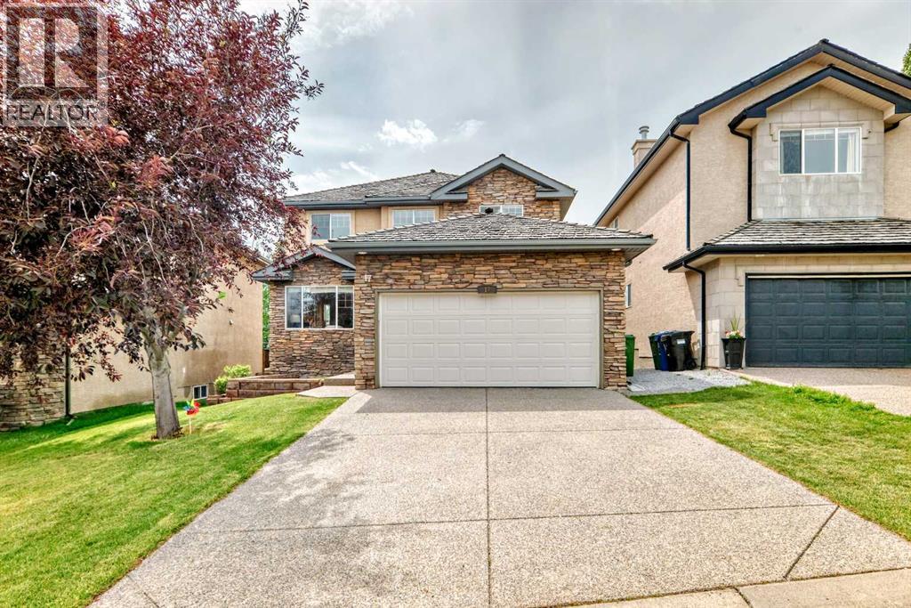 17 Royal Ridge Hl NW, Calgary, AB T3G 4T9
