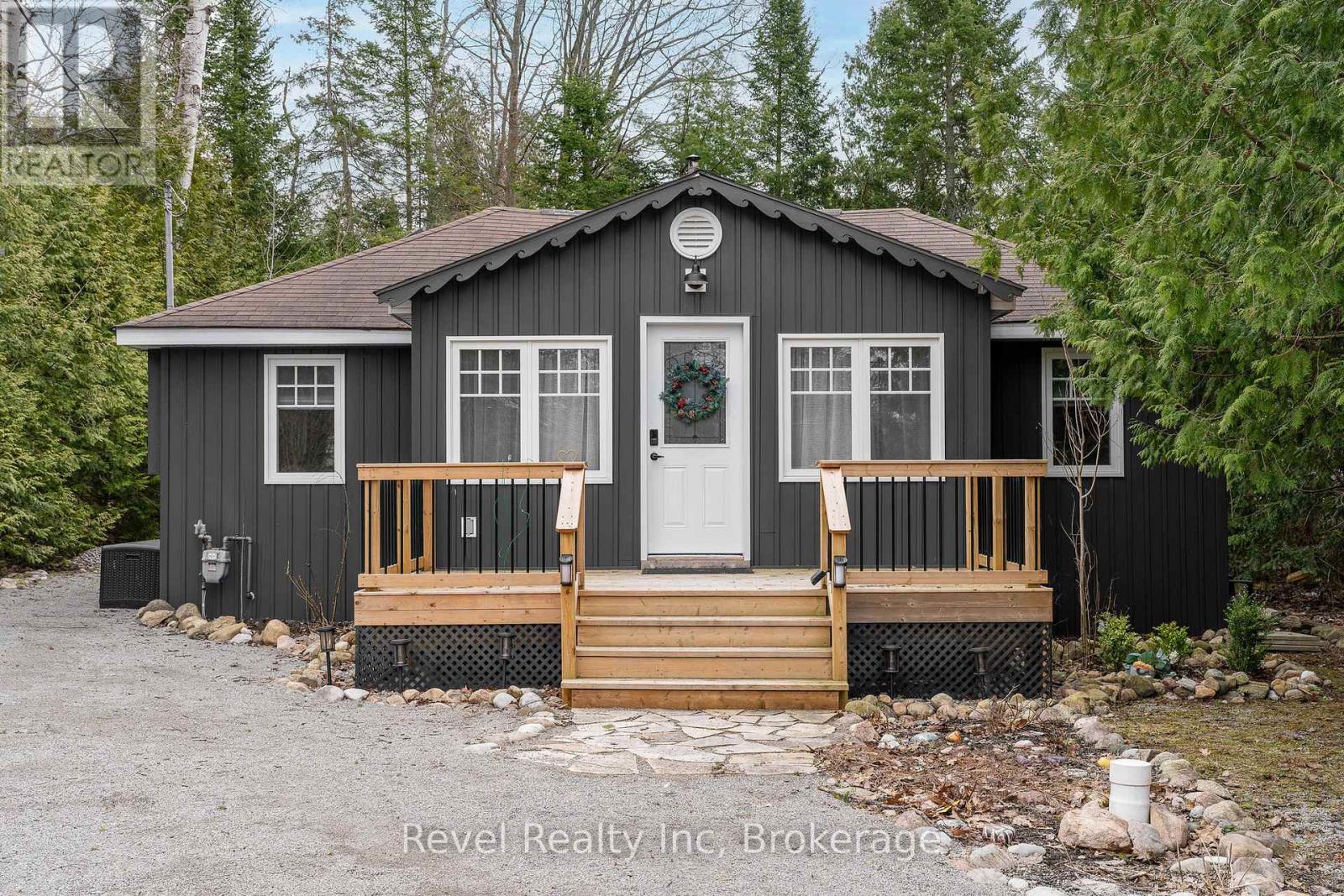 1071 Lawson Rd, Tiny, ON L0L 1P0