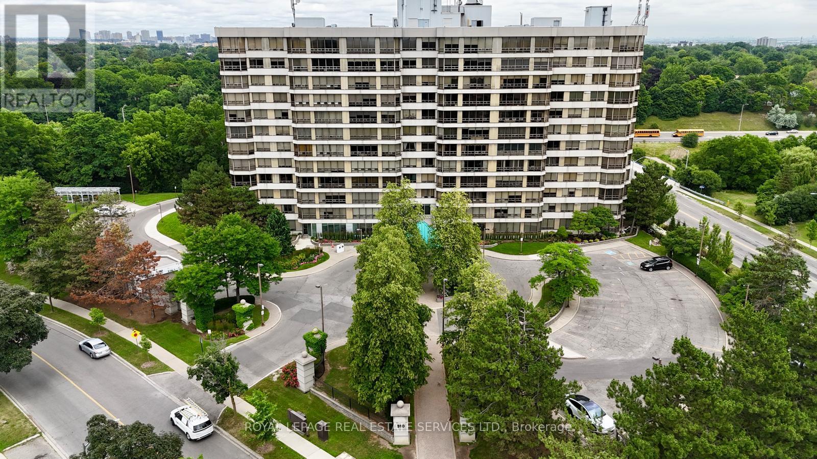 512 310 Mill St S, Brampton, ON L6Y 3B1