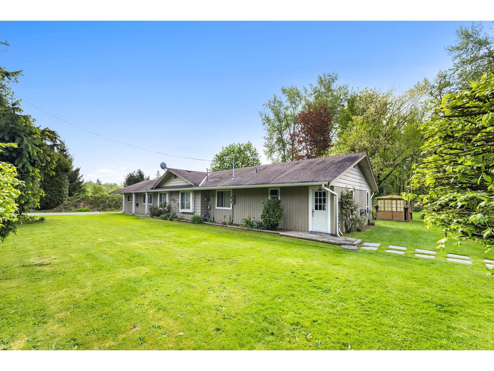 24960 Robertson Cres, Langley, BC V4W 1W7