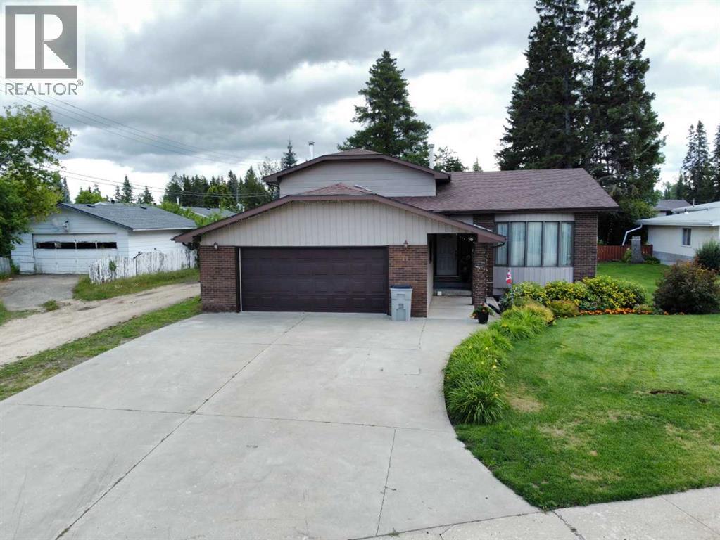 11 Virginia Ave, Whitecourt, AB T7S 1H2