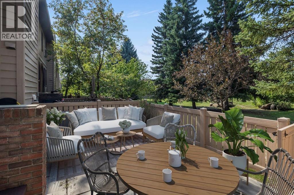 2 Canterbury Gdns SW, Calgary, AB T2W 2S9