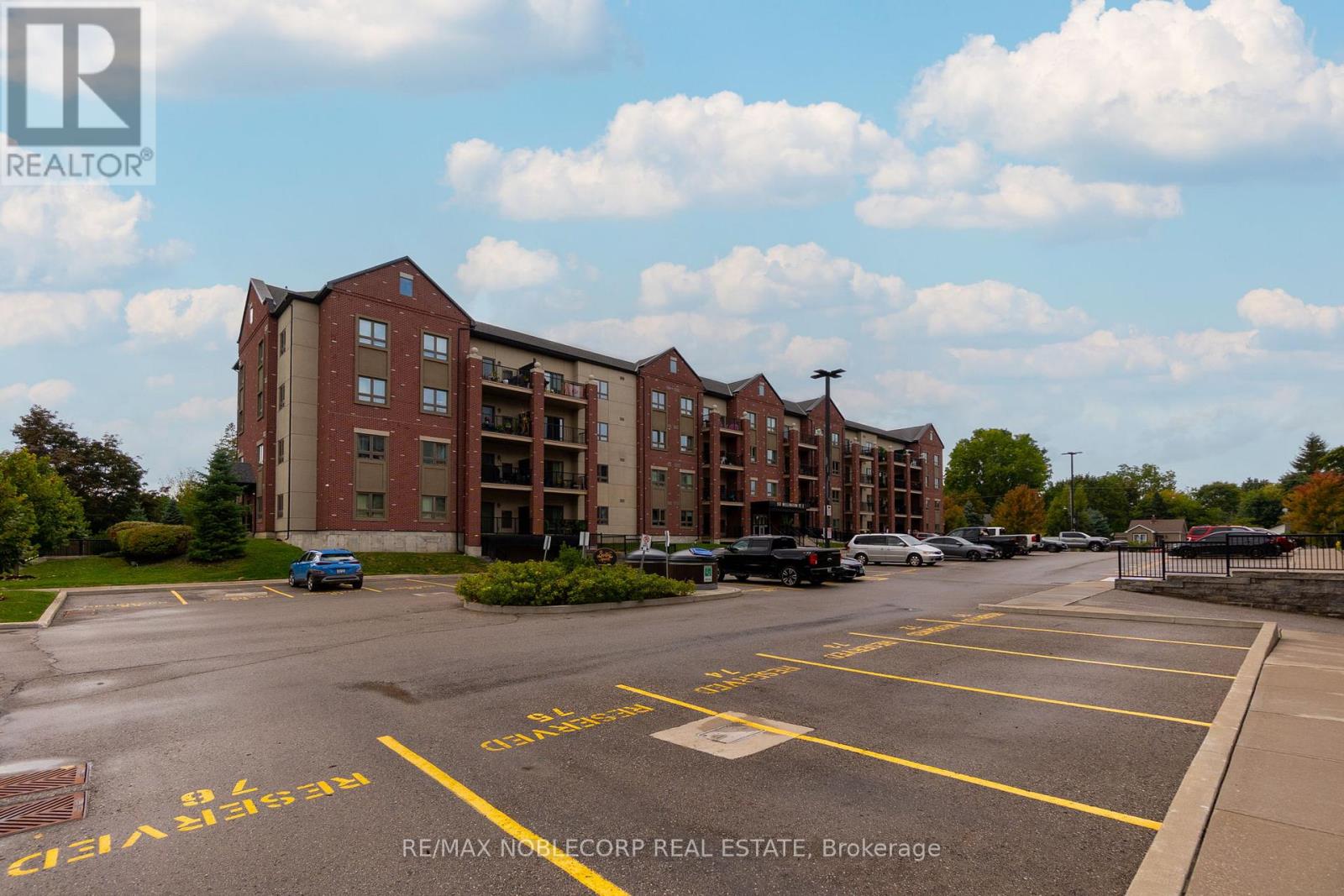 206 157 Wellington St E, New Tecumseth Alliston, ON L9R 0R7