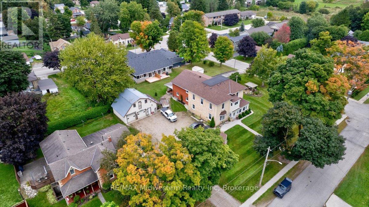 163 John St S, Minto, ON N0G 1Z0