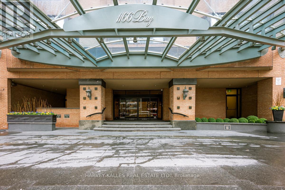 2103 1166 Bay St, Toronto, ON M5S 2B4
