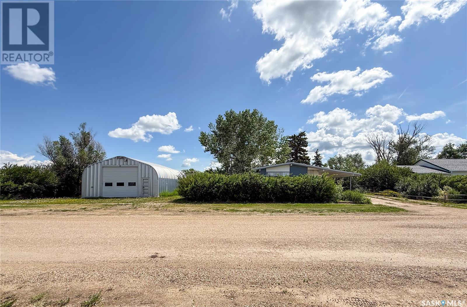 114-116 1st St E, Climax, SK S0N 0N0